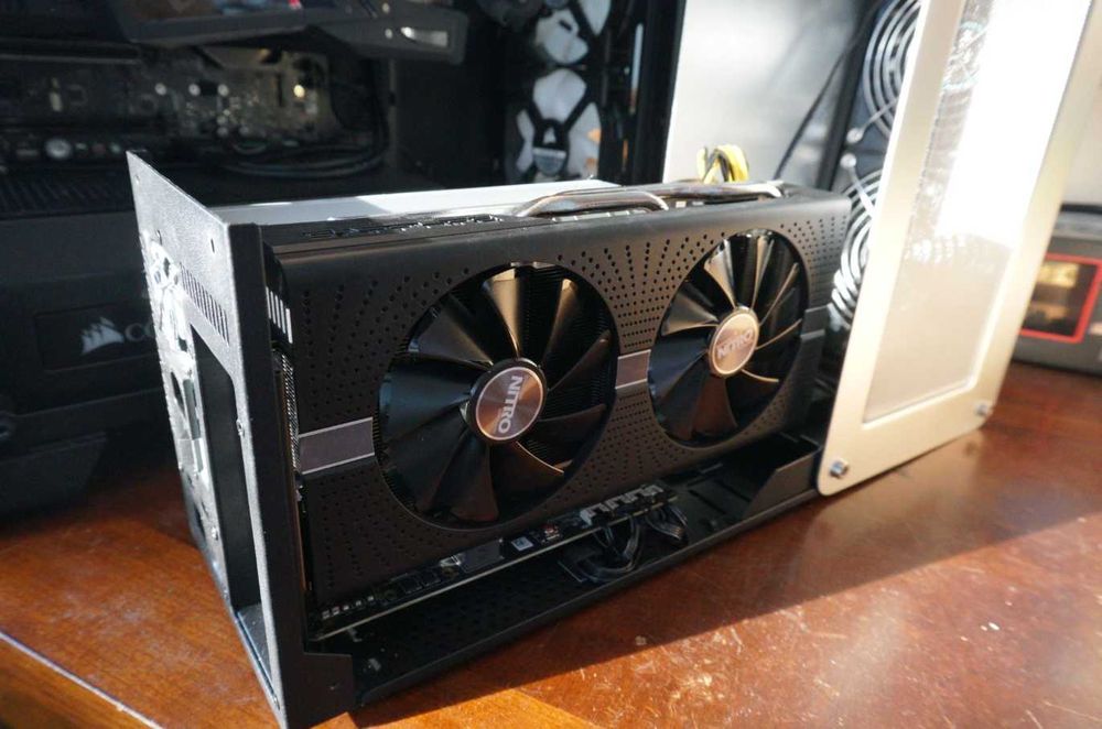 Vand/Schimb.Placa video externa SAPPHIRE Gearbox 500 cu Thunderbolt 3.