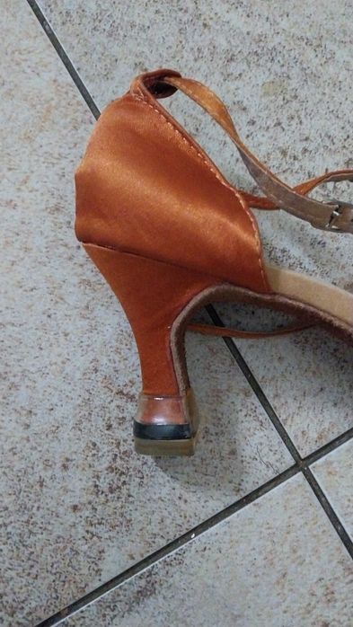 Продаю туфли бальники для танцев