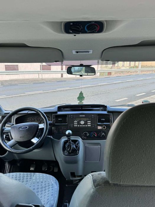 Vand Ford Transit 8+1 cu AC