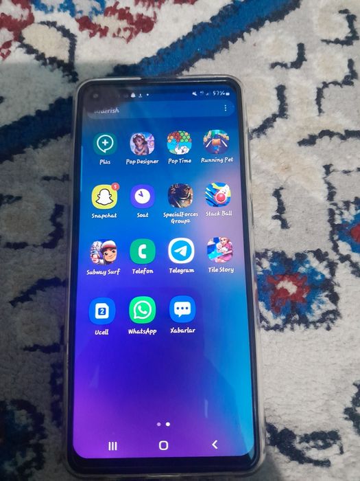 A21s  sotiladi aybi ekranida ozgina siniq va qoracha batarekasi zor