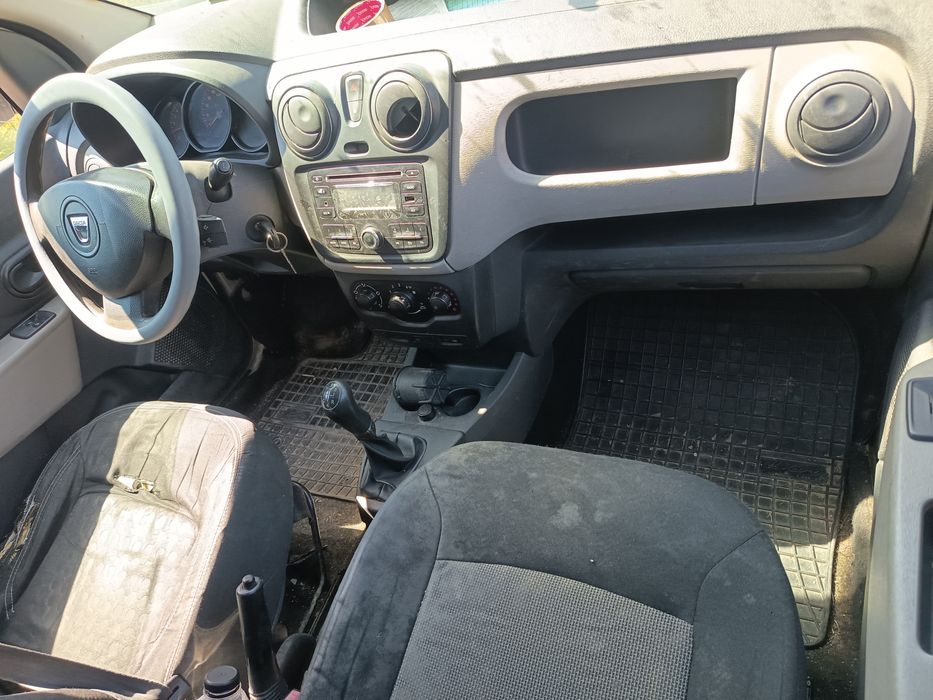 Vând Dacia dokker