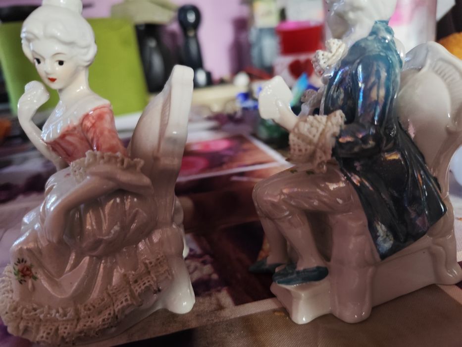 Статуетка кон с изправени крака