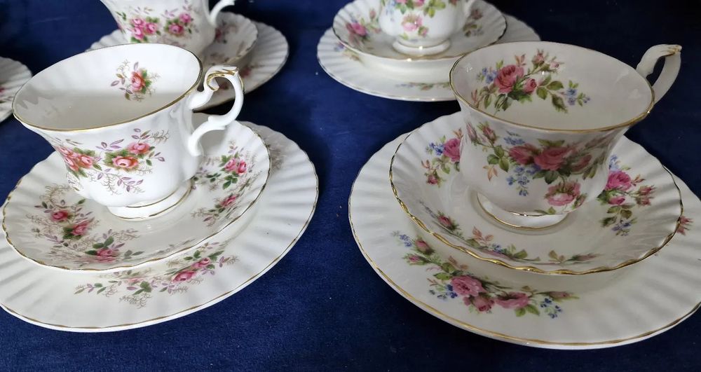 Set mic dejun royal.albert levender