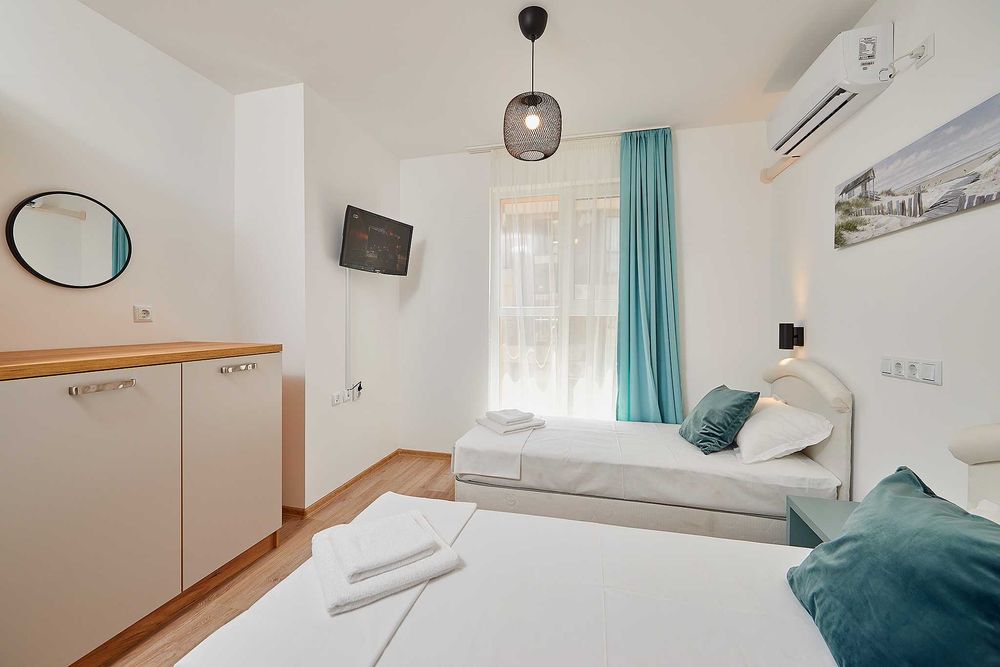 Елегантен многостаен апартамент в топ център на Поморие