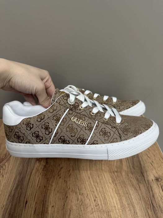 Продам новые оригинал кеды guess