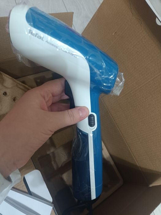 Продавам уред за гладене с пара Tefal