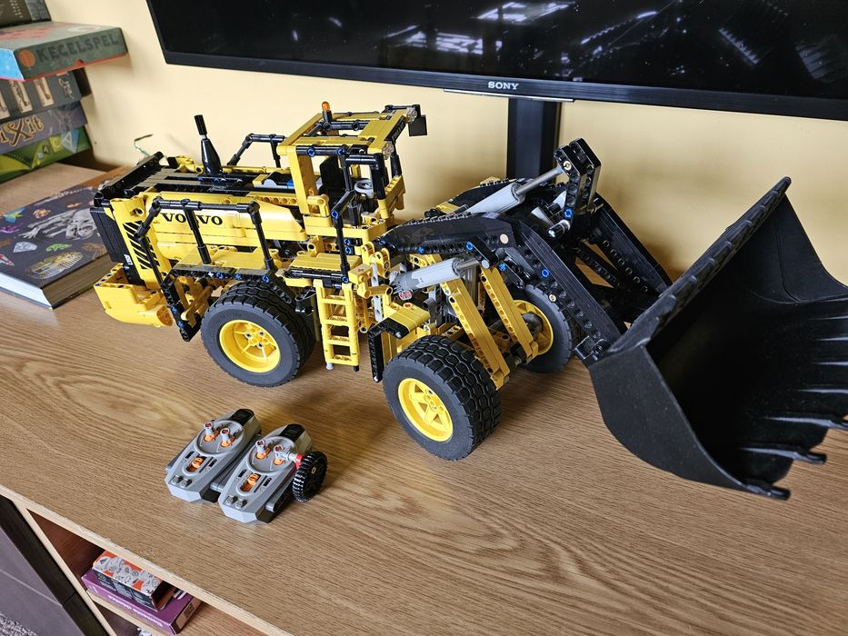 Lego Tehnic, Volvo L350F, radiocomanda
