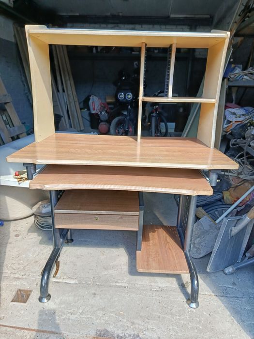 Стол компьютерный