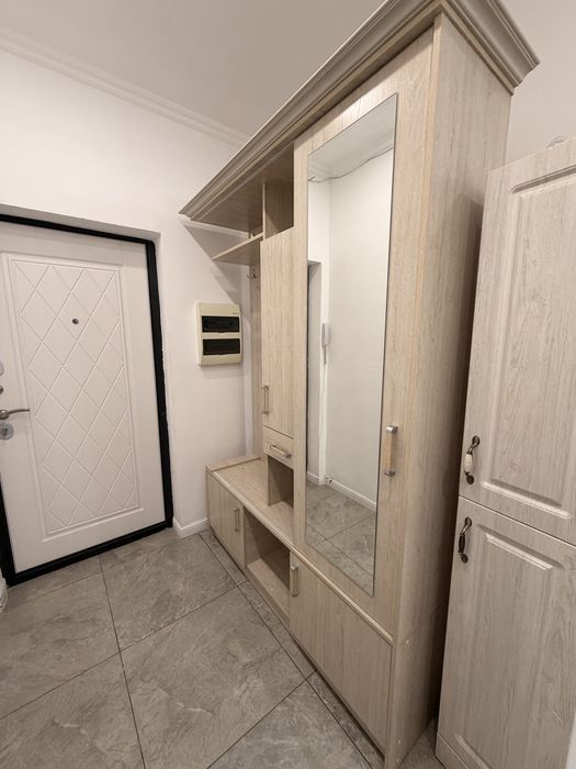 Продам шкаф в прихожую
