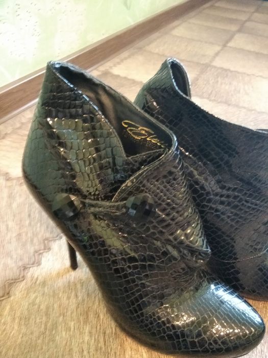 Полусапожки на шпильке