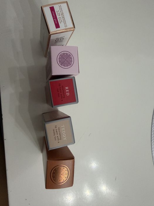 Rujuri/gloss rituals