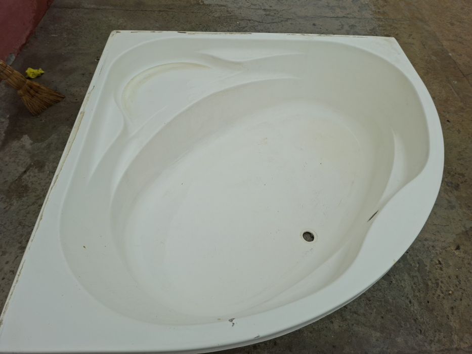 Chugun vanna sotiladi