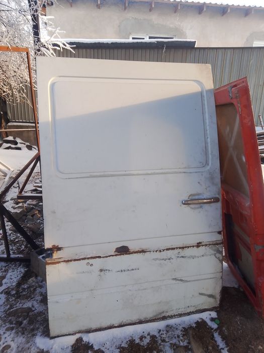 Продам двери от Мерседес спринтер