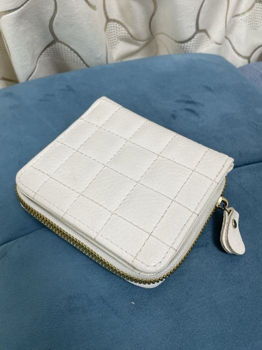 сумка белая и черная