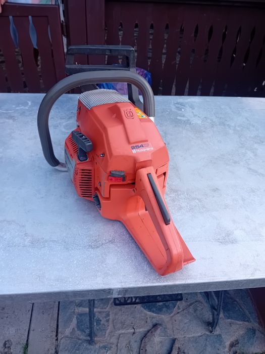 Vând drujba Husqvarna 254