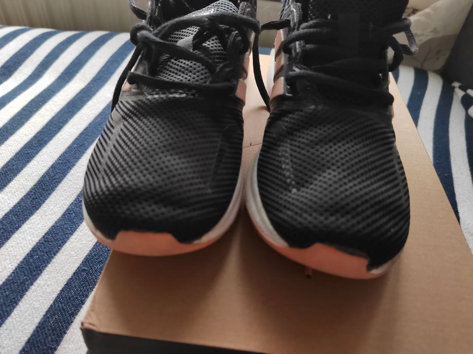 Нови маратонки Adidas 34