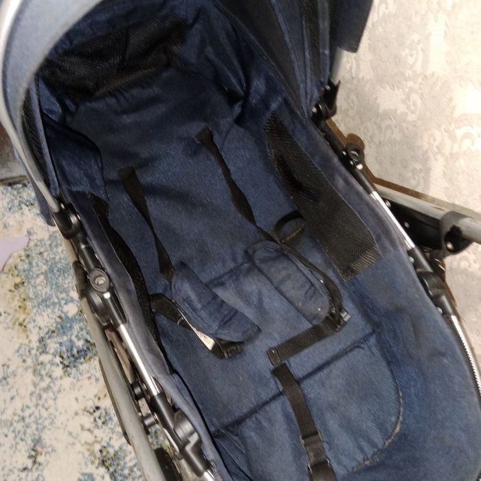 Продам детскую Коляска 2 в 1