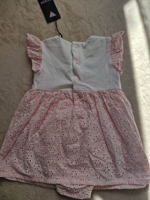 Рокля Guess 6/9м ,момиче (бебе) нова с етикет