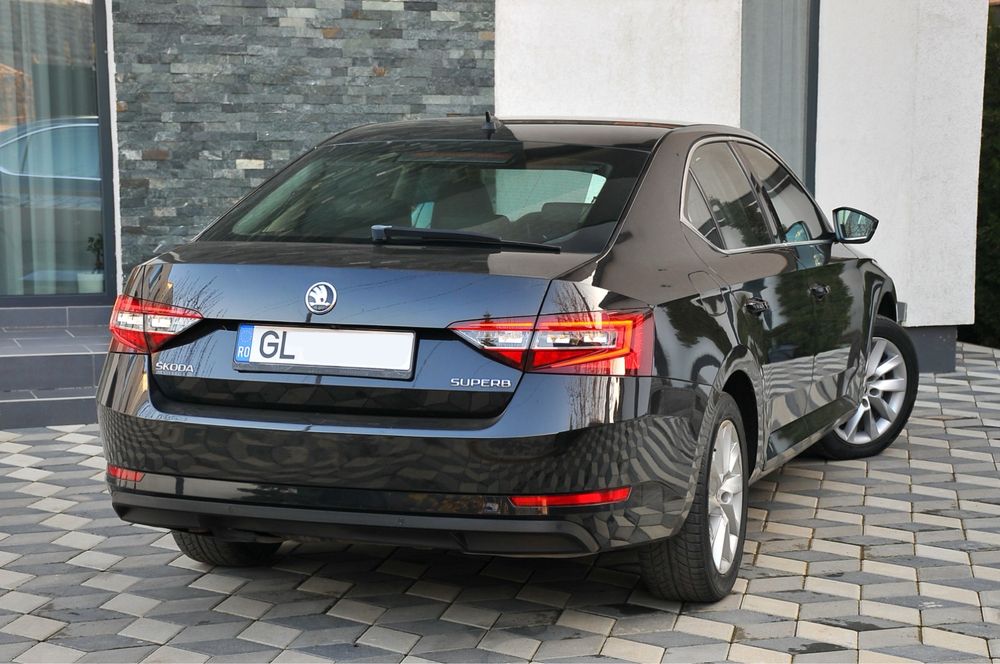 Vand skoda Superb 2019 stare impecabila accept orice test autorizat .