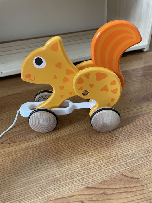 Дървена играчка за дърпане HAPE