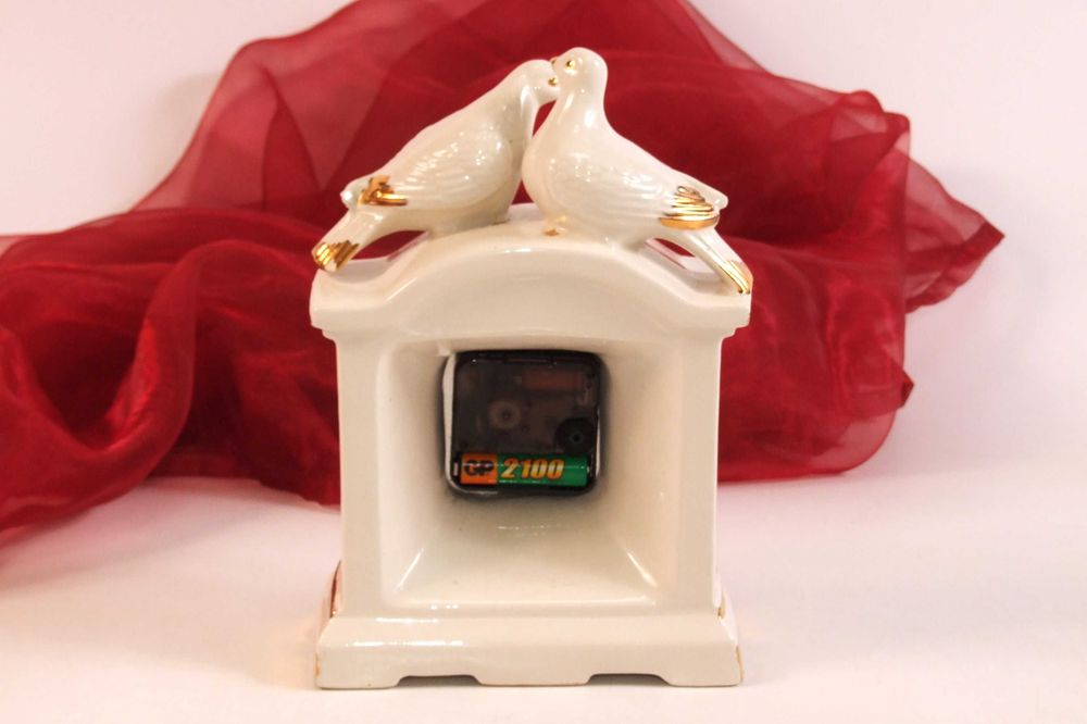 Ceas KAMINI cu porumbei, portelan, Made in England, IDEAL CADOU