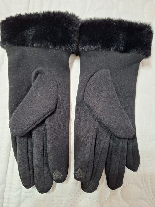 Дамски зимни ръкавици