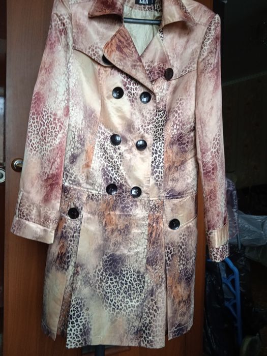 Новый женский тренч 46размер