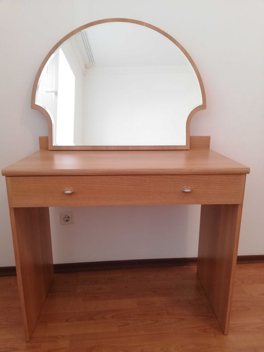 Продается кровать б.у. в отличном состояний.