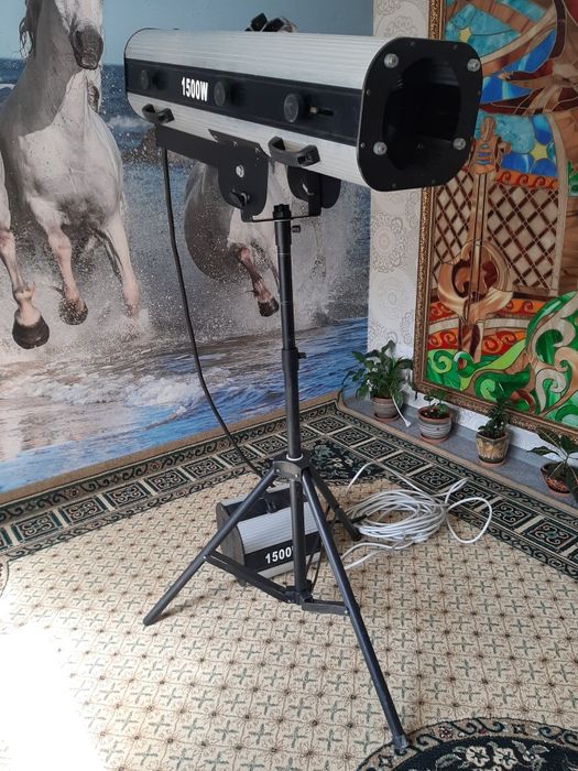 Прожектор для сцен . Для Театров