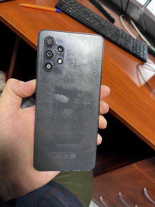 Samsung A32.                .