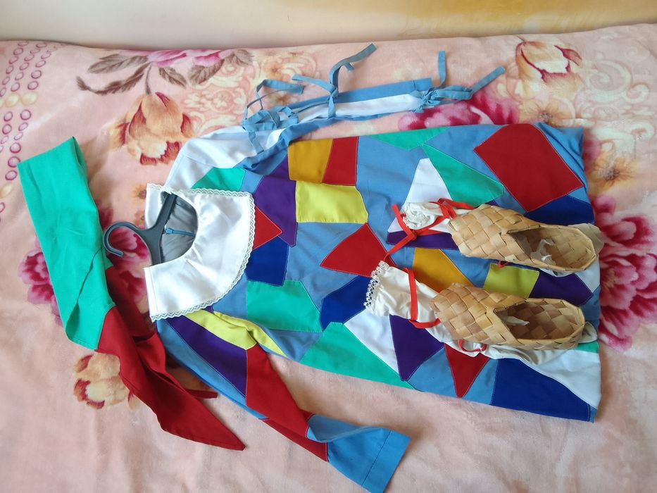 Новогодние костюмы ,платья