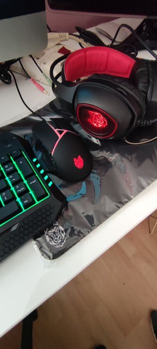 Kit gaming tastatura mouse căști mouse pad NOU