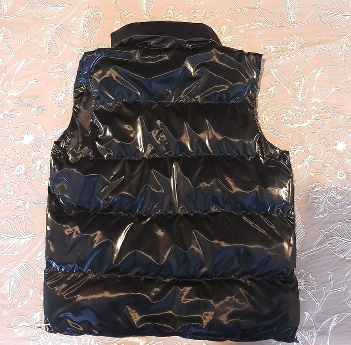 Черен лъскав елек