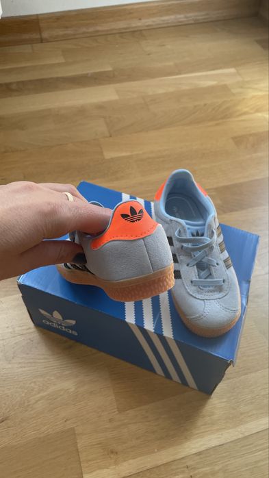 Детски обувки Adidas Gazelle, размер 27
