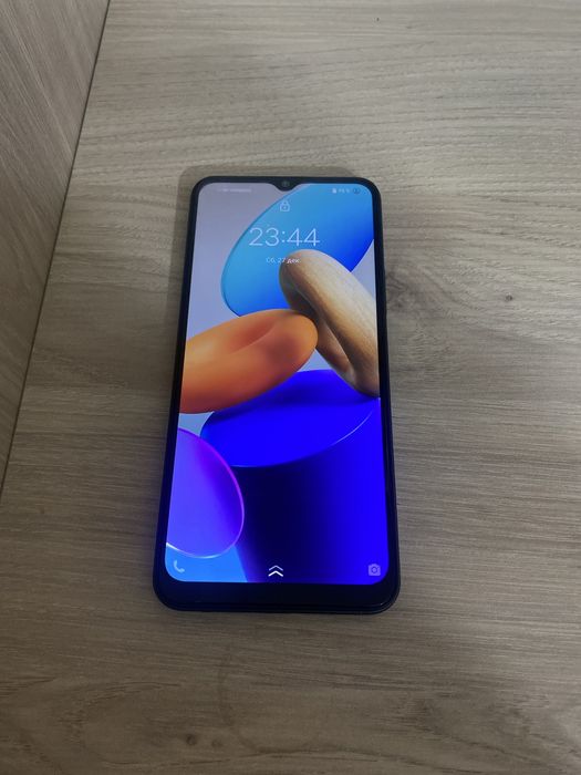 Продам телефон vivo v16