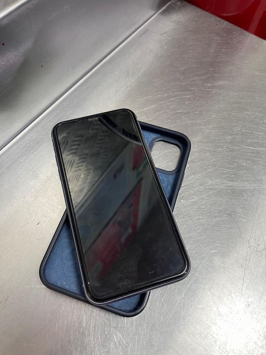 Айфон 11 в идеально состоянии