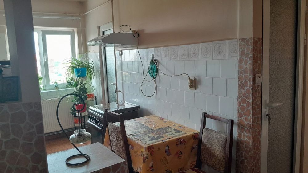 Apartament 2 camere Ineu centru etaj 4