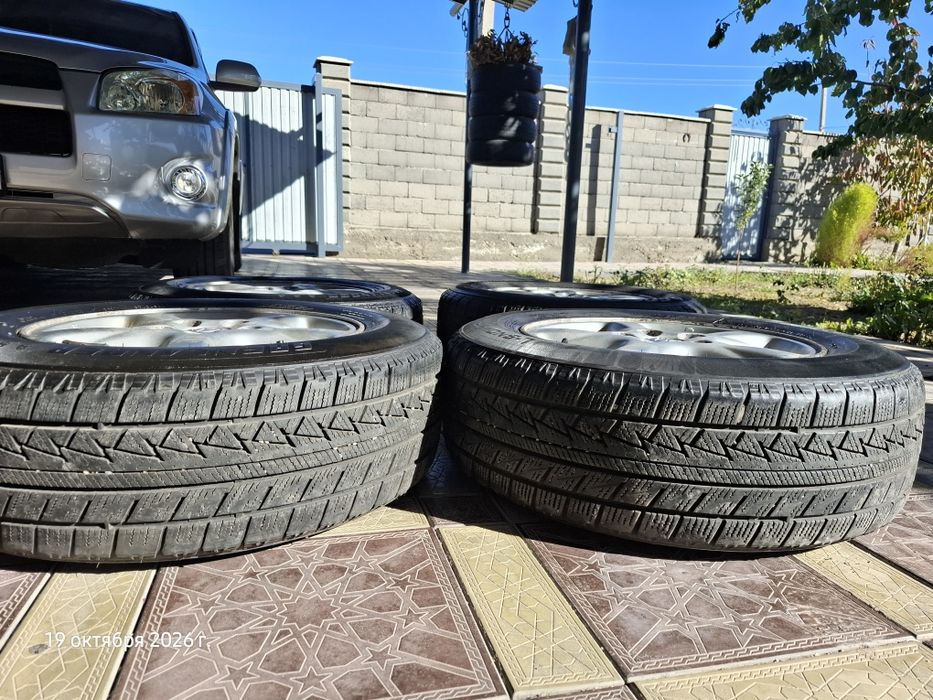 Продам R16 диски с шинами