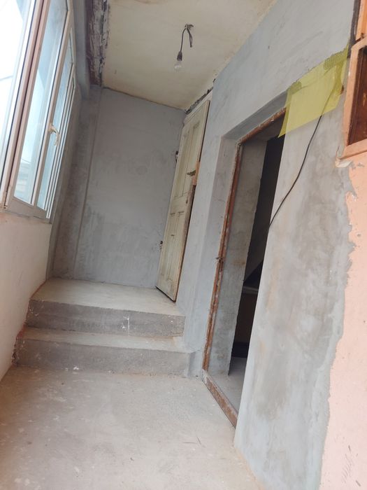 Apartament la casă de vânzare !