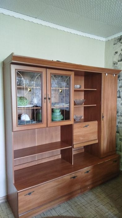 Продается сервант и шкаф