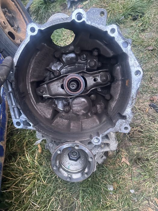 Cutie viteze   vw caddy golf 5 Touran 1.9 tdi 5+1 trepte