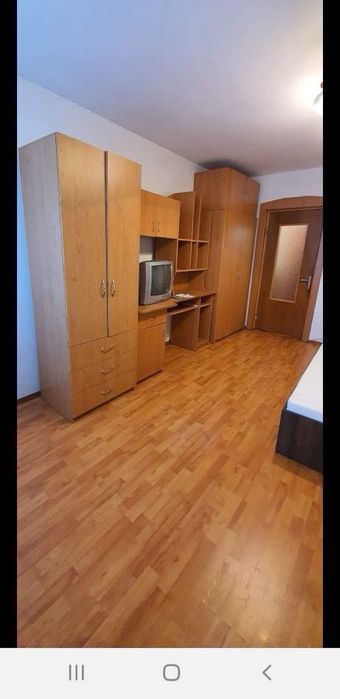 Închiriez garsoniera