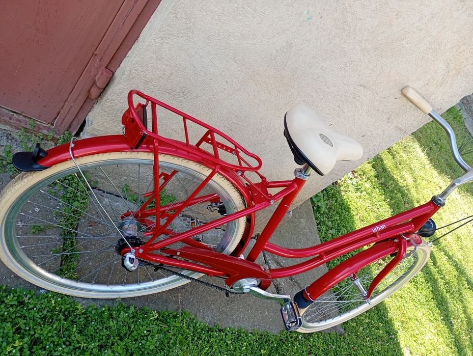 Vând bicicletă pe 28 (damă)