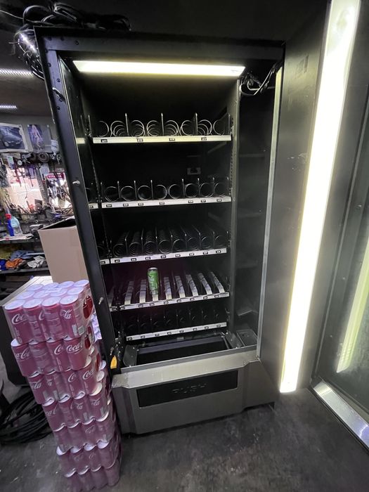 BVM 685 . Bianchi Вендинг хладилен автомат