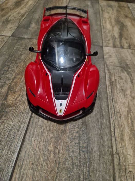 Кола Ferrari колекционерска италианска!