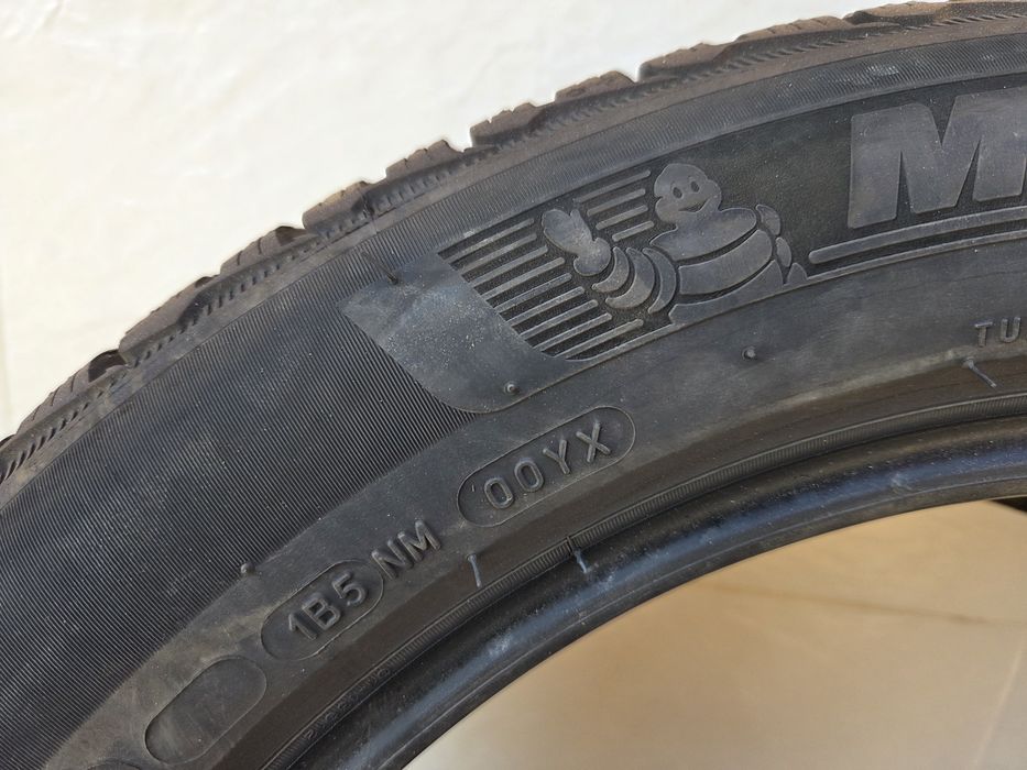 MICHELIN 235/50 R19
