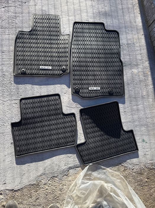 Гумени стелки за Мазда МХ-30