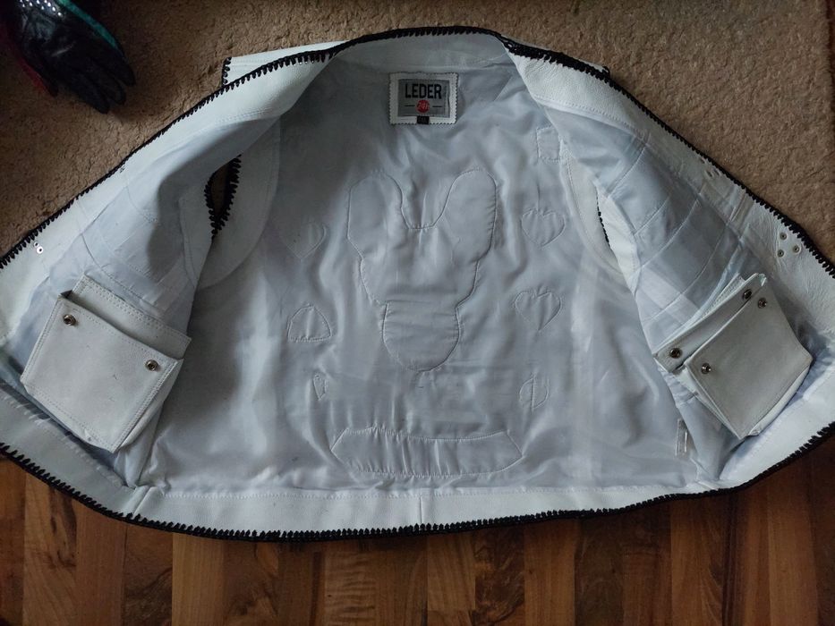 Vesta de piele pentru bărbați,model frumos ,mărime 5 XL