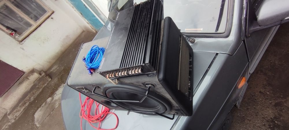 сабвуфер и усилитель