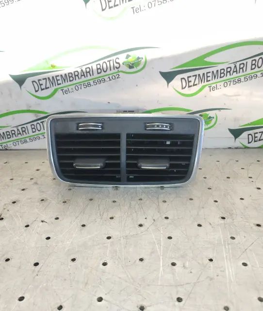 Grila ventilatie Centru spate Audi A6 2011